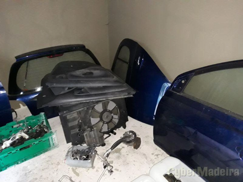 material  Toyota Yaris 2003