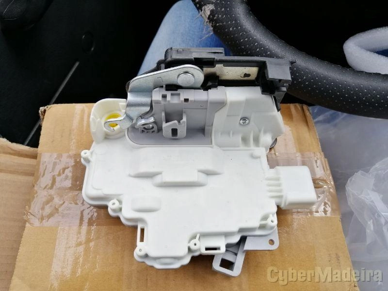 Fechadura elétrica frente condutor Seat e Volkswagen
