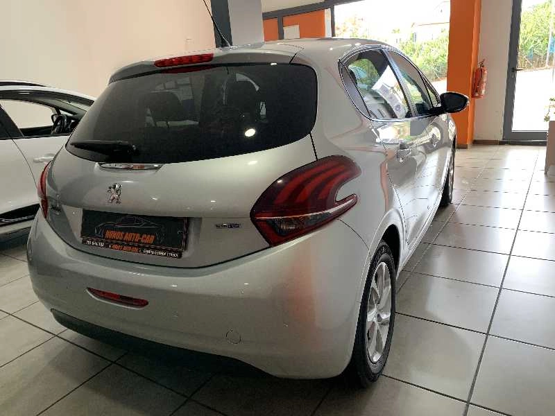 PEUGEOT 208 1.6 HDI Gasóleo