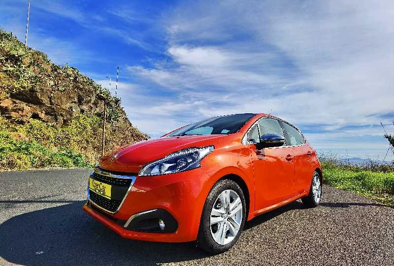 PEUGEOT 208 ALLURE 1.6 HDI 100CV Gasóleo