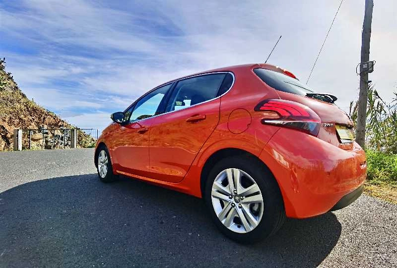 PEUGEOT 208 ALLURE 1.6 HDI 100CV Gasóleo