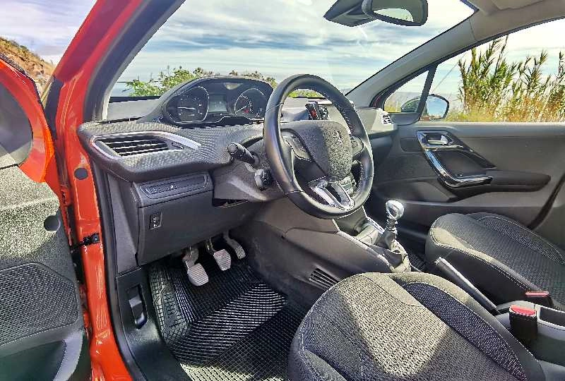 PEUGEOT 208 ALLURE 1.6 HDI 100CV Gasóleo