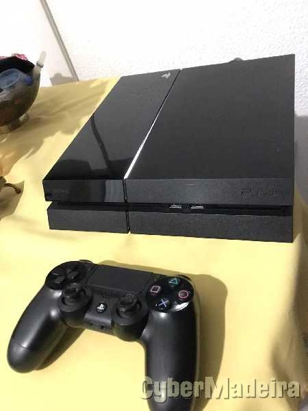 PlayStation 4 + Comando SONY + Jogos (Tudo Incluído)