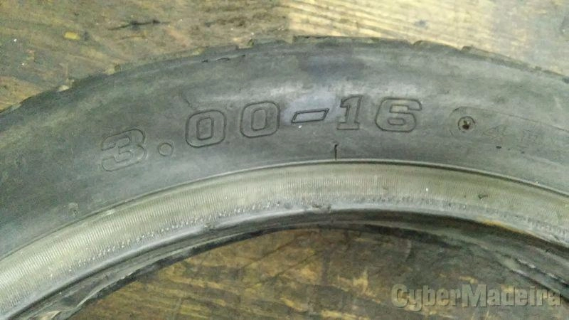 Pneu 300.16 usado