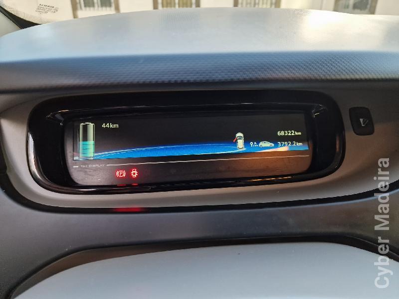 RENAULT ZOE INTENS BATERIA PRÓPRIA Eléctrico
