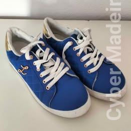 tenis azuis e dourado  40