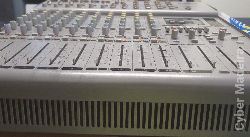 Mesa de som amplificada - Warrior definitve audio