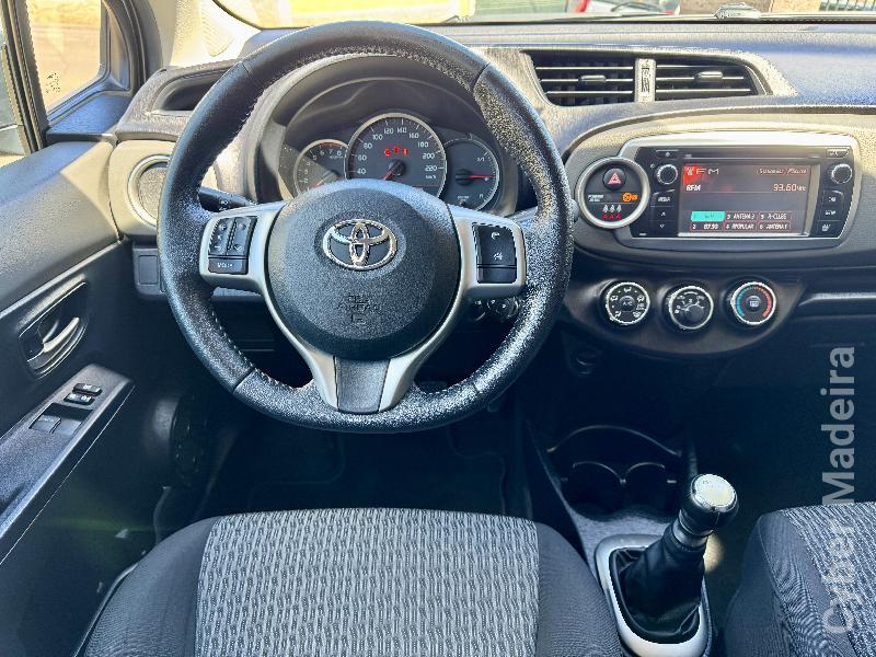TOYOTA YARIS Yaris 1.33 VVT-i S+PT+TP+PL Gasolina
