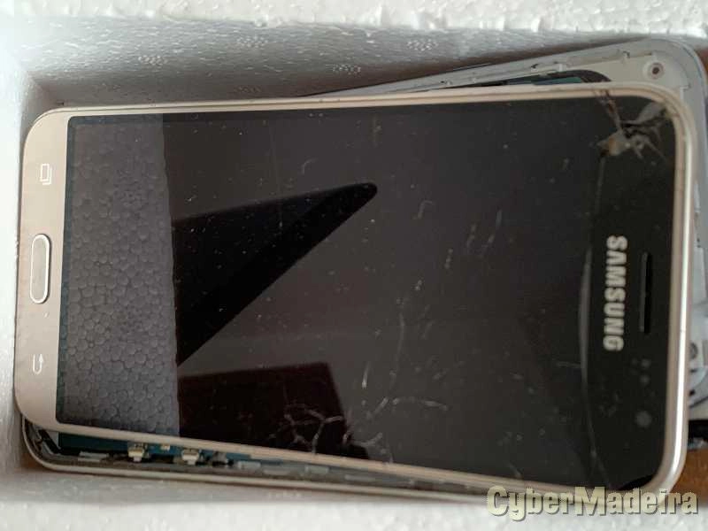 Samsung Galaxy J3 SM-J330FN e SM-J330F/DS