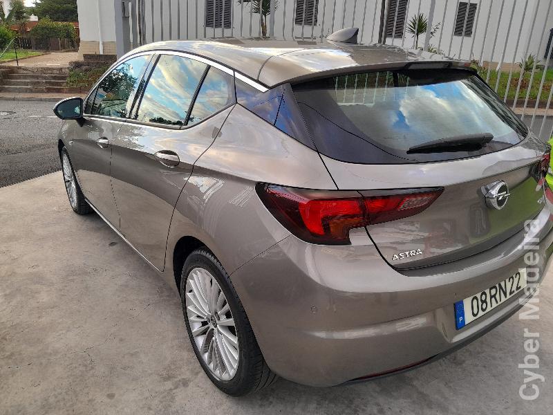 OPEL ASTRA 1.6 CDTi Full Extras Gasóleo