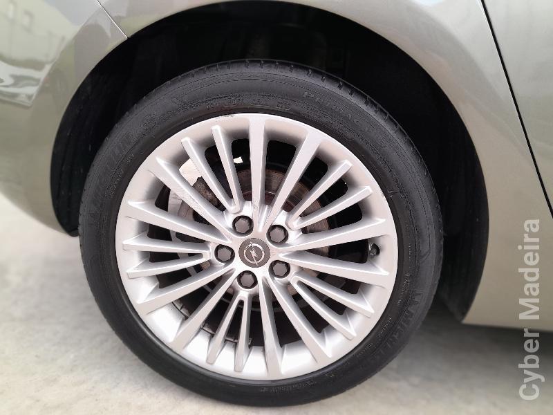 OPEL ASTRA 1.6 CDTi Full Extras Gasóleo