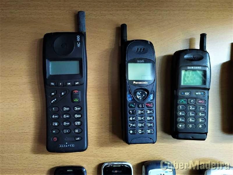 Telemoveis antigos Alcatel, Panasonic, Siemens e Samsung