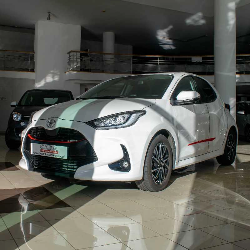 TOYOTA YARIS 1.0 EXCLUSIVE COM CAMARA TRASEIRA VIATURA NACIONAL Gasolina