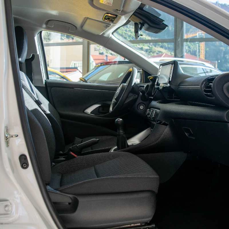 TOYOTA YARIS 1.0 EXCLUSIVE COM CAMARA TRASEIRA VIATURA NACIONAL Gasolina