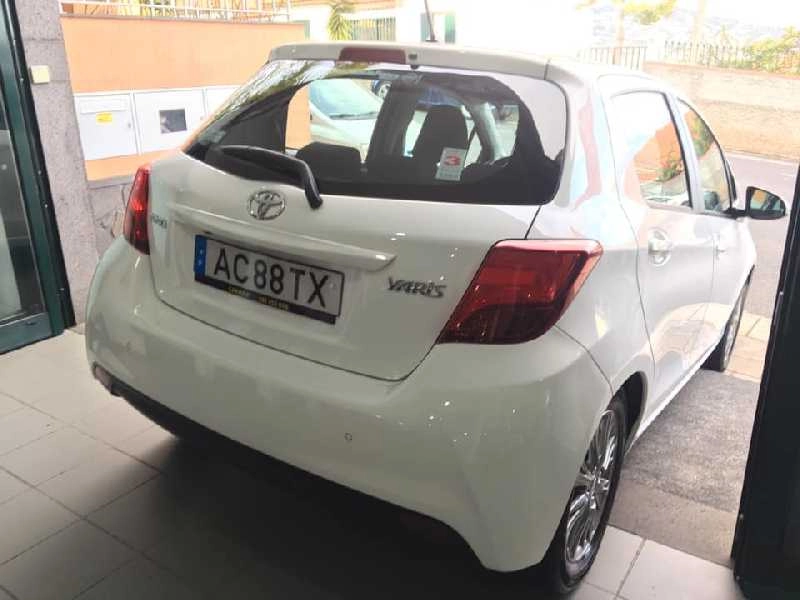 TOYOTA YARIS 1.4 D-4D Comfort 90 CV Gasóleo