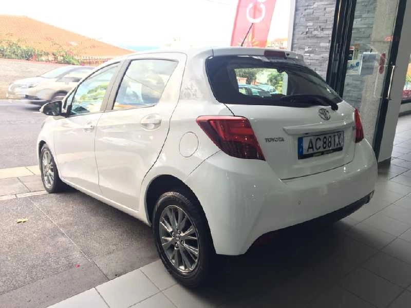 TOYOTA YARIS 1.4 D-4D Comfort 90 CV Gasóleo
