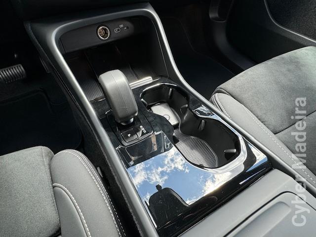 VOLVO XC 40 RECHARGE PLUS Eléctrico