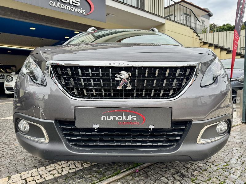 PEUGEOT 2008 1.5 BlueHDi Signature Gasóleo