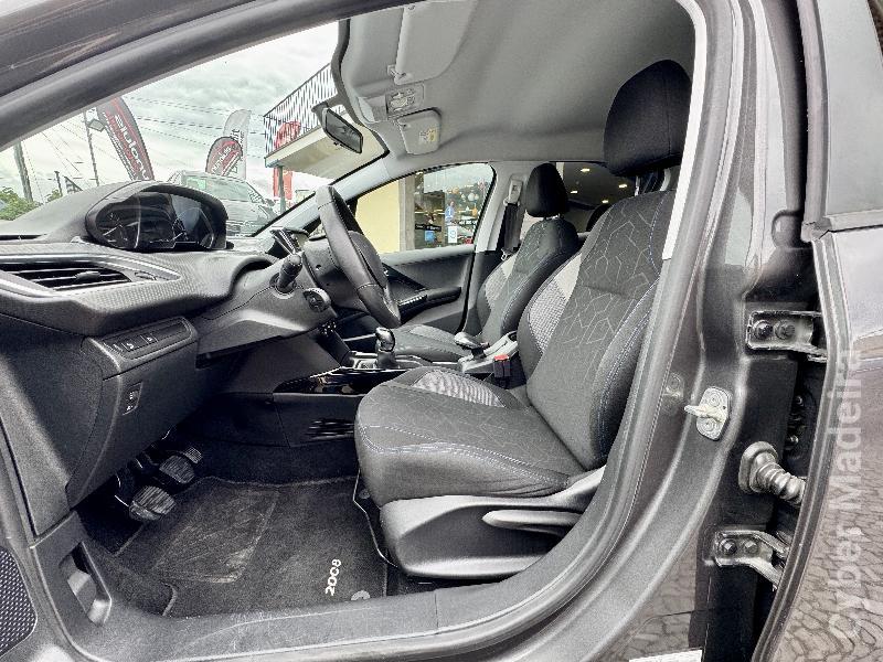 PEUGEOT 2008 1.5 BlueHDi Signature Gasóleo