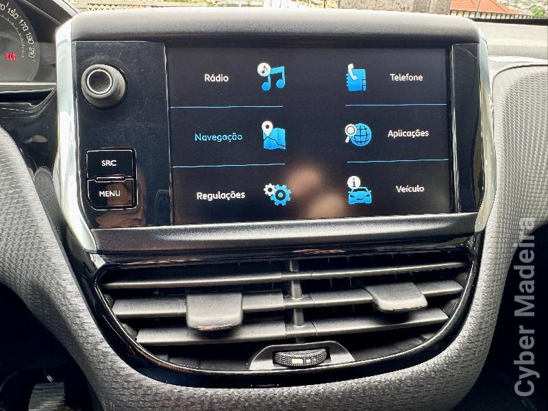 PEUGEOT 2008 1.5 BlueHDi Signature Gasóleo