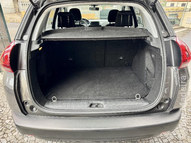 PEUGEOT 2008 1.5 BlueHDi Signature Gasóleo
