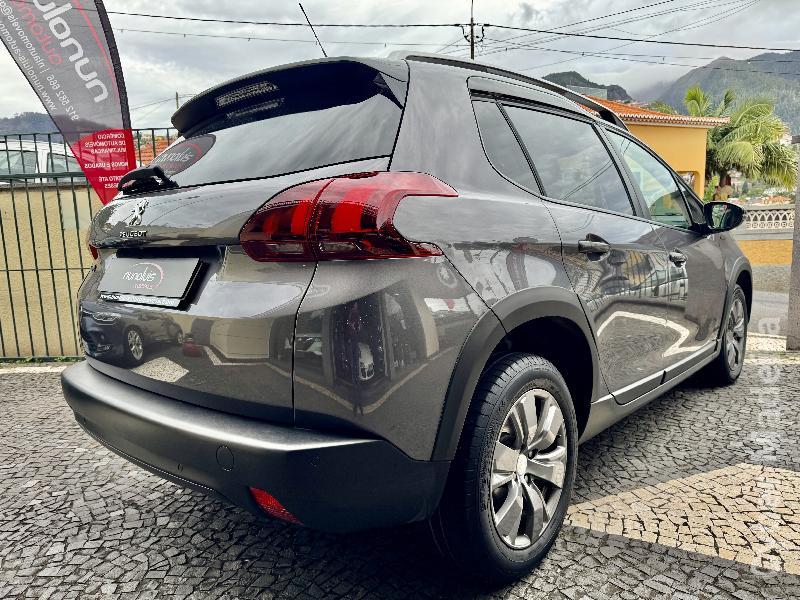 PEUGEOT 2008 1.5 BlueHDi Signature Gasóleo