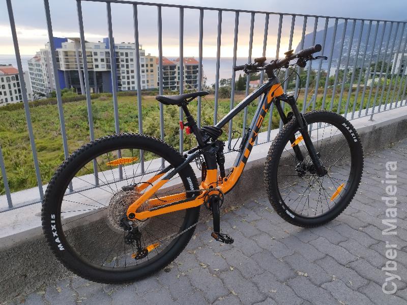 Bicicleta Cross Country TREK Fuel Ex 5 Gen 5 Tamanho M BTT Homem Bicicleta Cross Country TREK Fuel Ex 5 Gen 5 Tamanho M