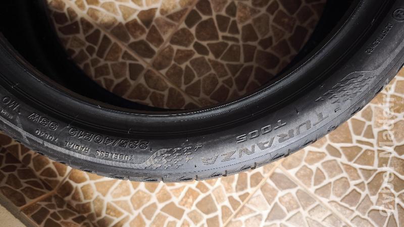 PNEUS 225/40 R19 BRIDGESTONE TURANZA  9 40 19"