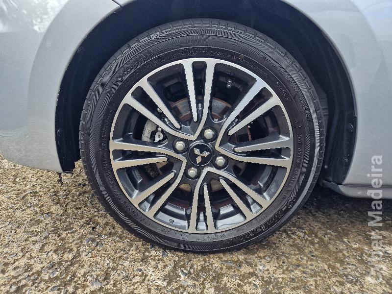 MITSUBISHI SPACE STAR 1.2 ACTIVE+ 80cv Gasolina
