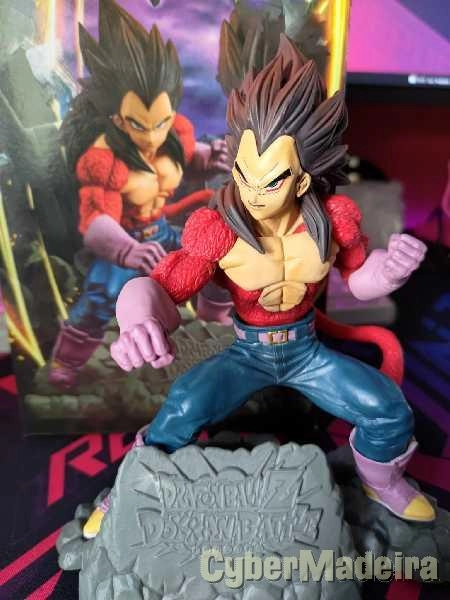 vegeta SSJ 4