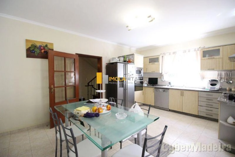 Moradia T4 para Venda Caniço, Centro