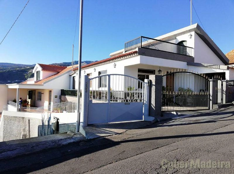 Moradia T7 ou Superior para Venda Ribeira Brava, São João