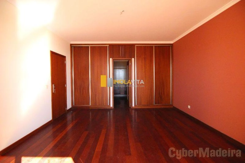 Moradia T4 para Venda Santa Maria Maior, Boavista