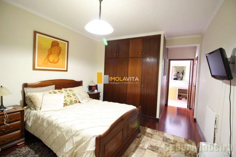 Moradia T4 para Venda Caniço, Centro