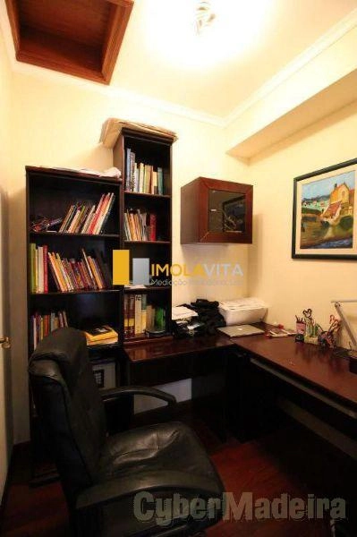 Moradia T4 para Venda Caniço, Centro