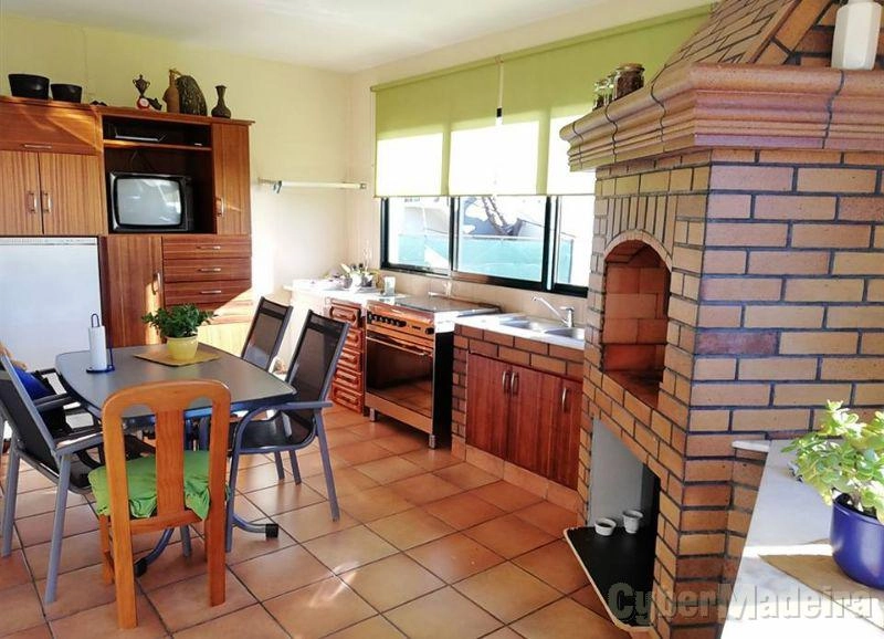 Moradia T7 ou Superior para Venda Ribeira Brava, São João