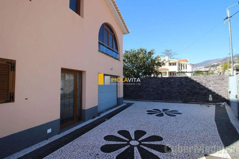 Moradia T4 para Venda Santa Maria Maior, Boavista