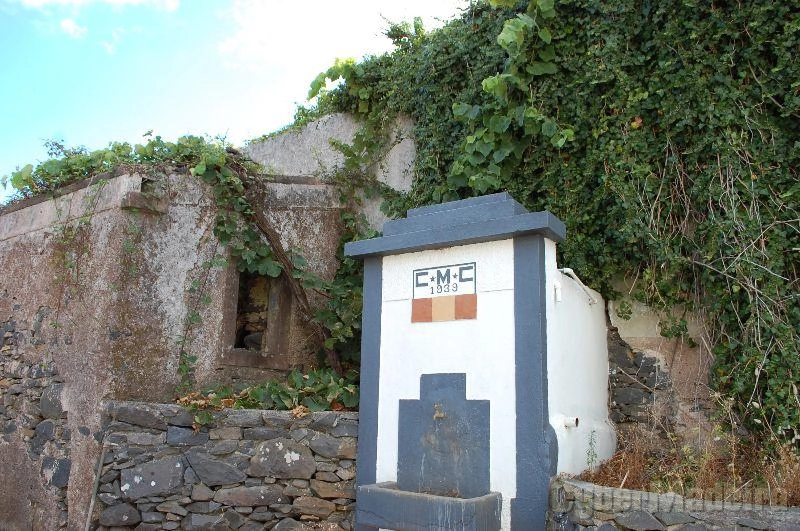 Moradia T2 para Venda Portugal, Ilha da Madeira, Calheta, Ponta do Pargo, Salão de Cima,  
