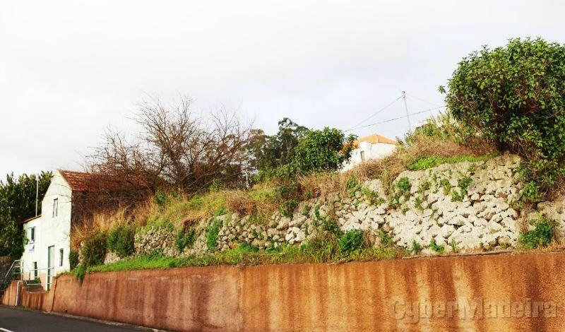 Moradia T2 para Venda Arco da Calheta, Cales e Chade