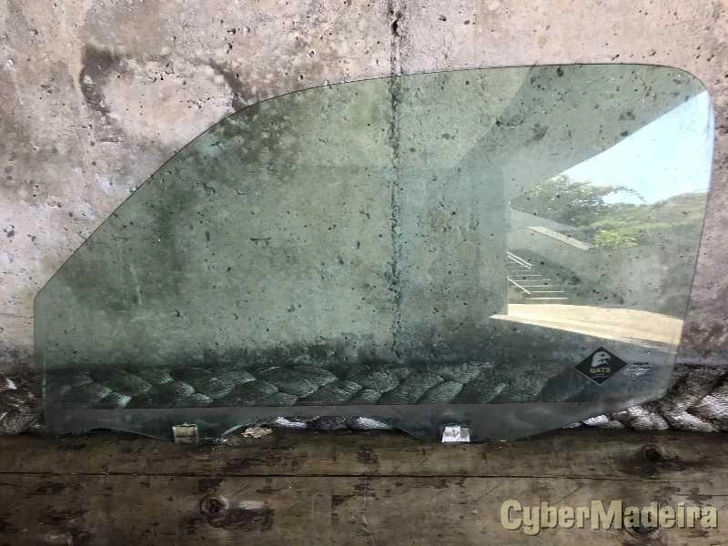 Vidro da porta dianteira lado esquerdo