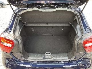 MERCEDES A 180d Urban Gasóleo