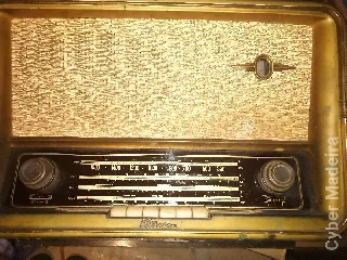Rádio antigo