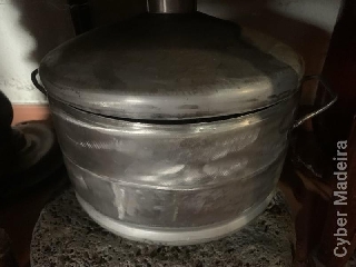 Panela de 30 litros com tampa