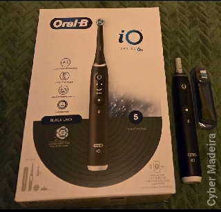 Escova elétrica oral B