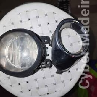 Farol nevoeiro Ford Fiesta 2010.