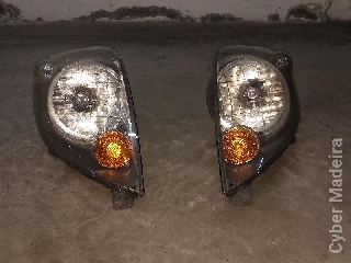 Par de faróis ford fiesta ano 2006