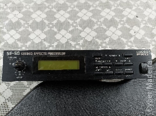 Vendo câmara de efeitos Boss da Roland SE 50