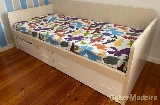 Cama completa com gavetas de arrumação