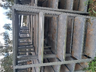 Prateleiras de f galvanizado usadas