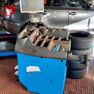 Vendo Maquina de Calibrar Rodas Usado Em Bom Estado 800€ Para Despachar Marca FAIP B340 Funchal 291 613 474 